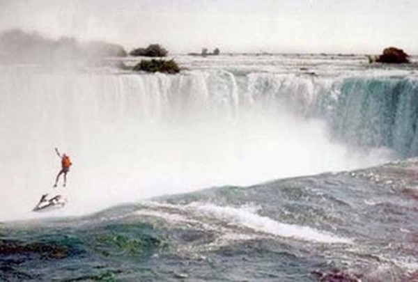 Niagara Falls Parachuting Nightmare